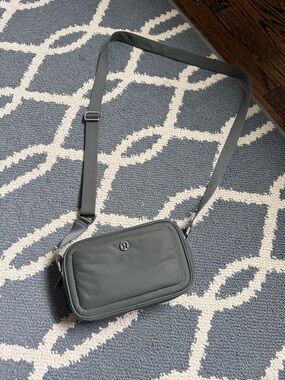 Lululemon camera bag